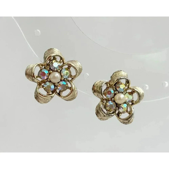 Vintage Gold Toned Floral Iridescent Stone Pearl Gemstone Stud Earrings - Picture 2 of 9